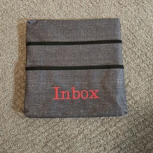 Thirty one mail hanger